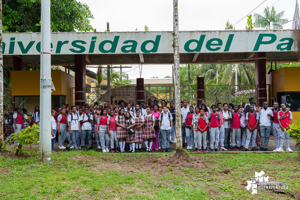 La ruta del concierto de aves en formato artístico y educativo en el campus de la Universidad del pacifico