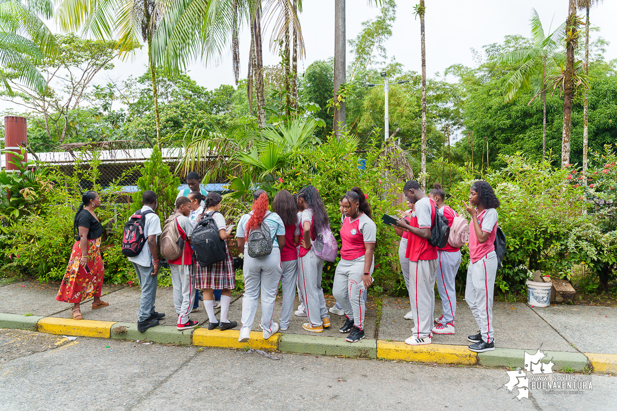La ruta del concierto de aves en formato artístico y educativo en el campus de la Universidad del pacifico