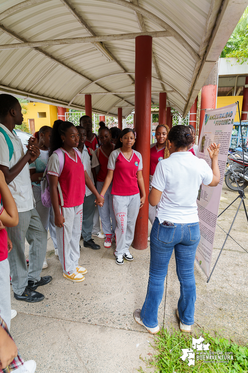 La ruta del concierto de aves en formato artístico y educativo en el campus de la Universidad del pacifico