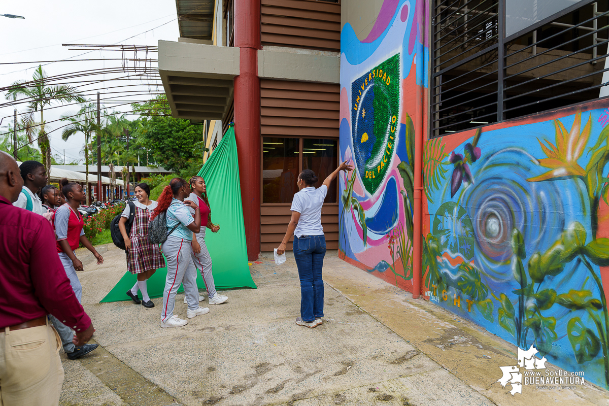 La ruta del concierto de aves en formato artístico y educativo en el campus de la Universidad del pacifico