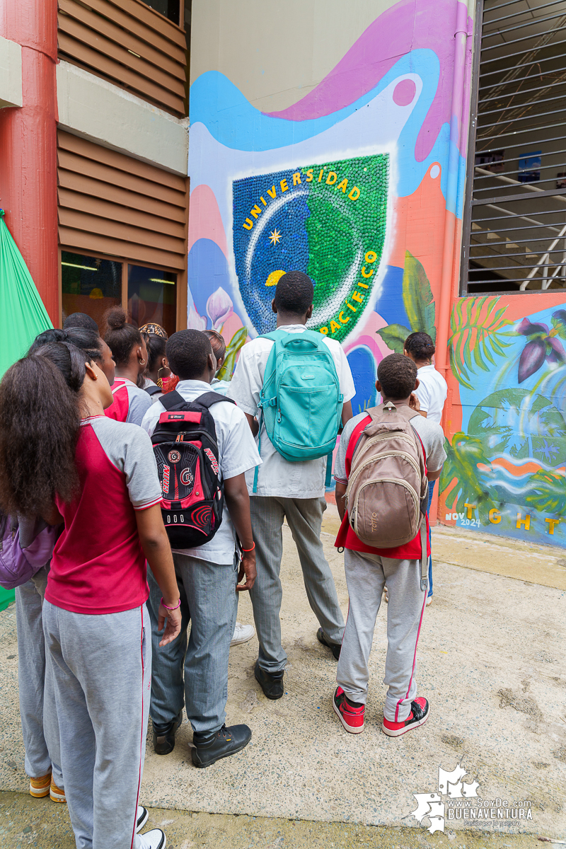 La ruta del concierto de aves en formato artístico y educativo en el campus de la Universidad del pacifico