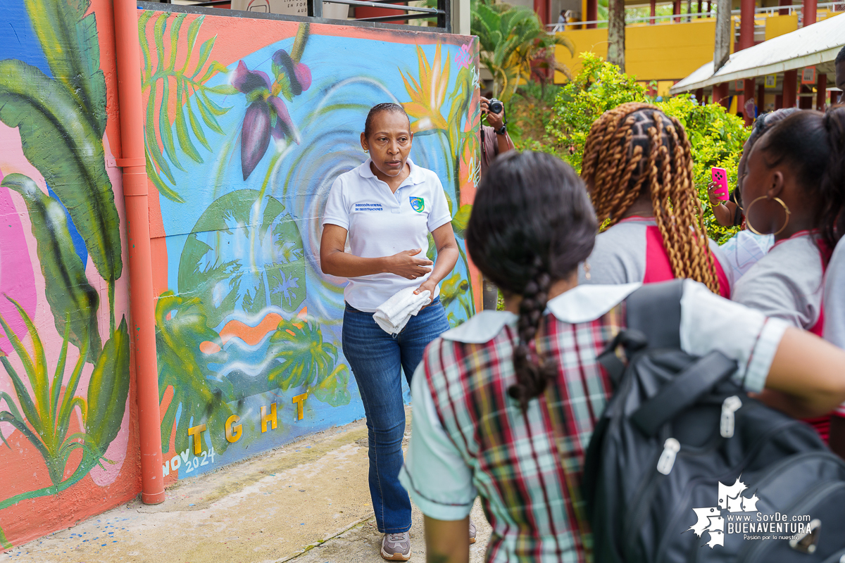 La ruta del concierto de aves en formato artístico y educativo en el campus de la Universidad del pacifico