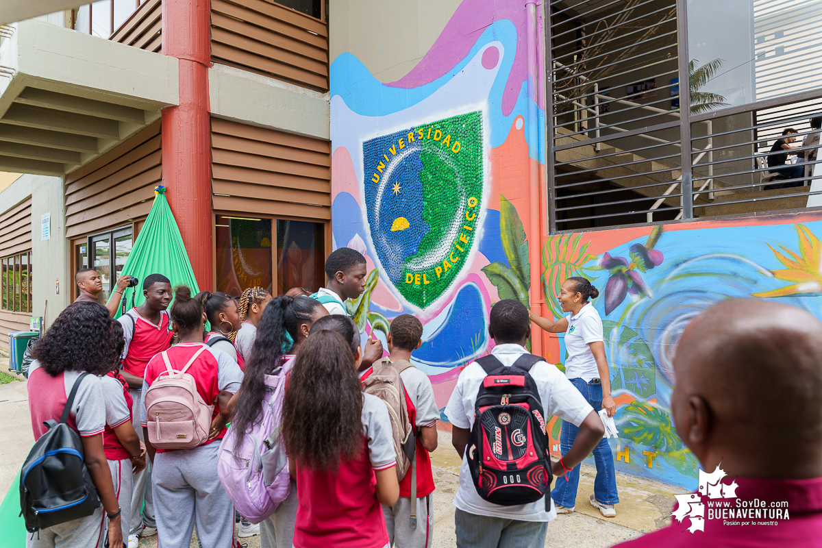 La ruta del concierto de aves en formato artístico y educativo en el campus de la Universidad del pacifico
