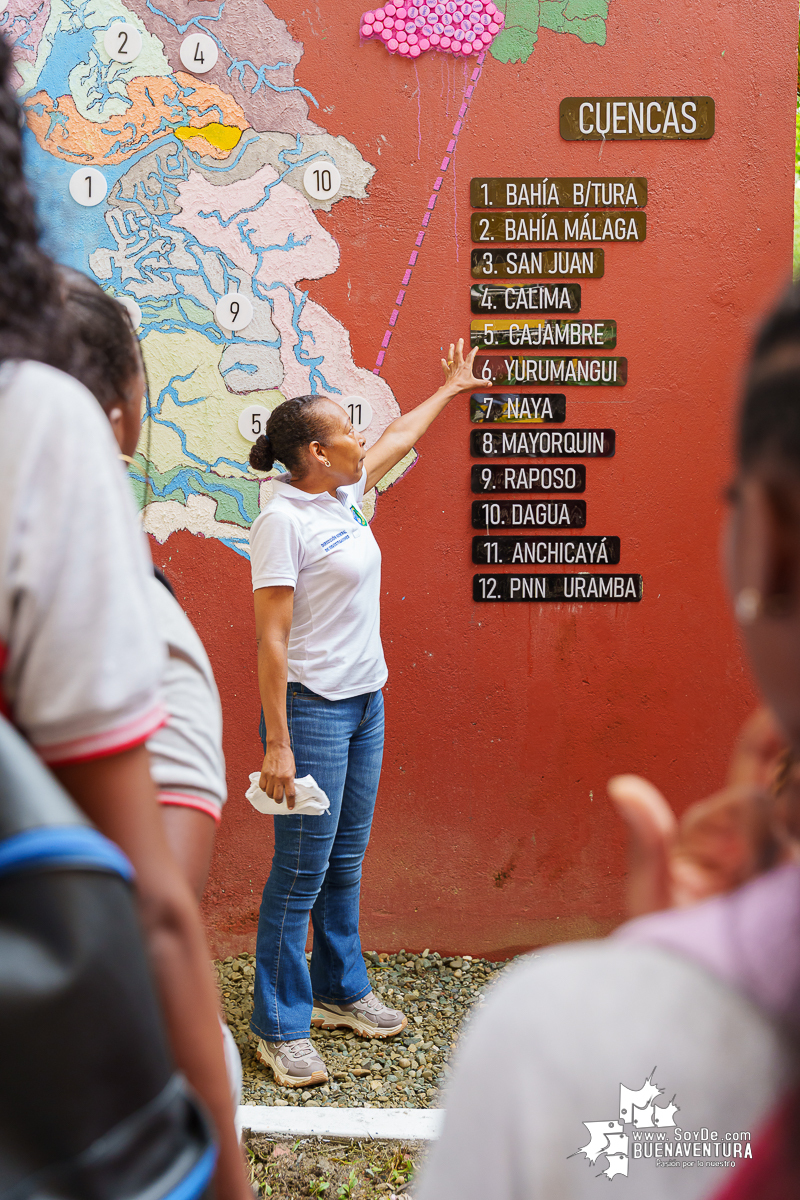 La ruta del concierto de aves en formato artístico y educativo en el campus de la Universidad del pacifico