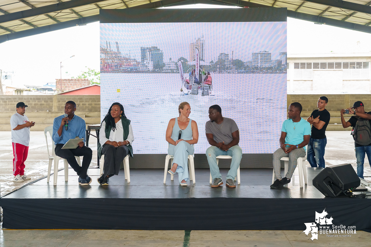 Con el conversatorio “Travesía de inspiración desde el mar hasta el corazón de Buenaventura”, Eva Buzo terminó su estadía en el distrito
