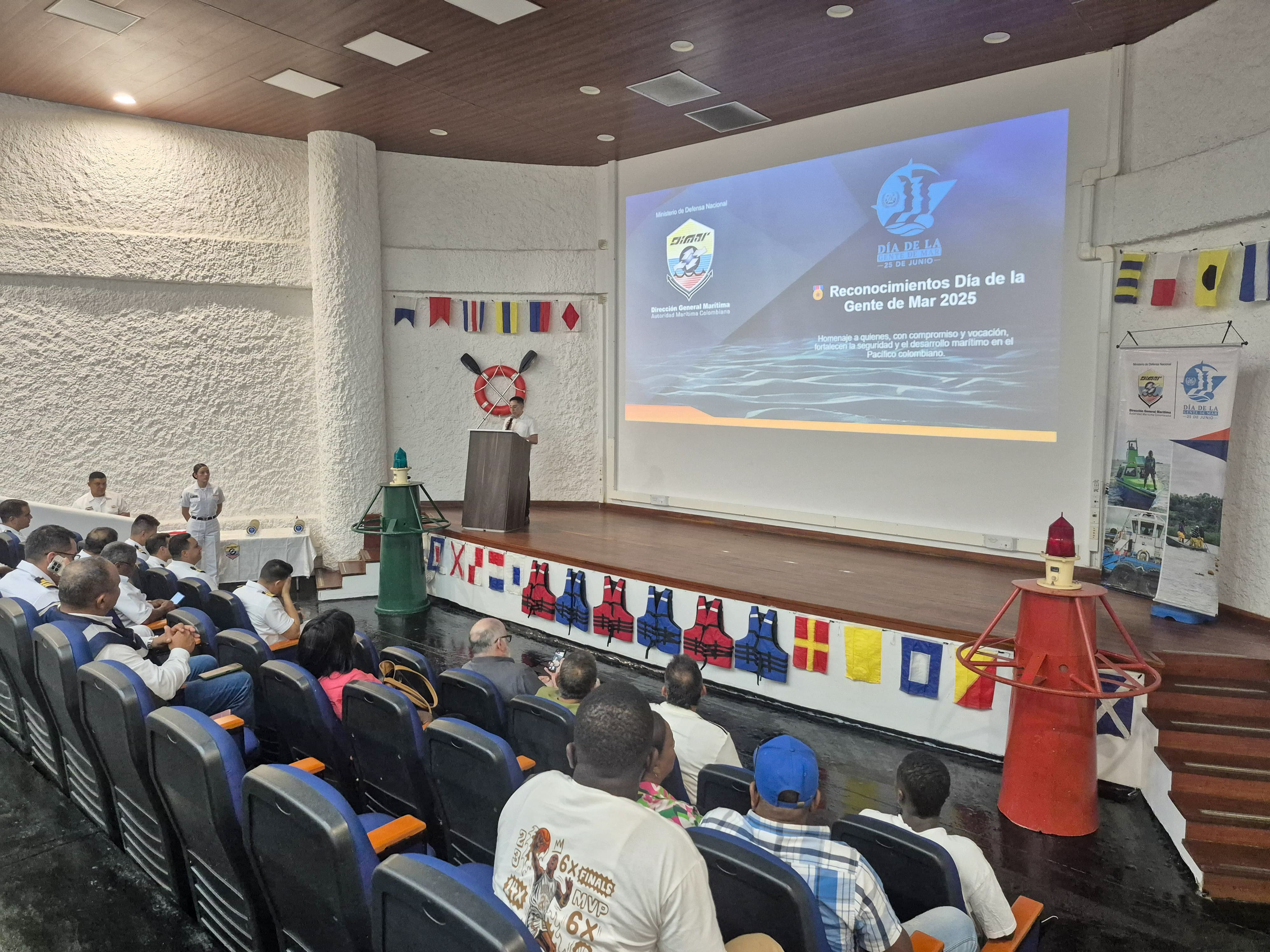 La Dimar rindió homenaje a representantes del gremio marítimo en el Pacífico colombiano