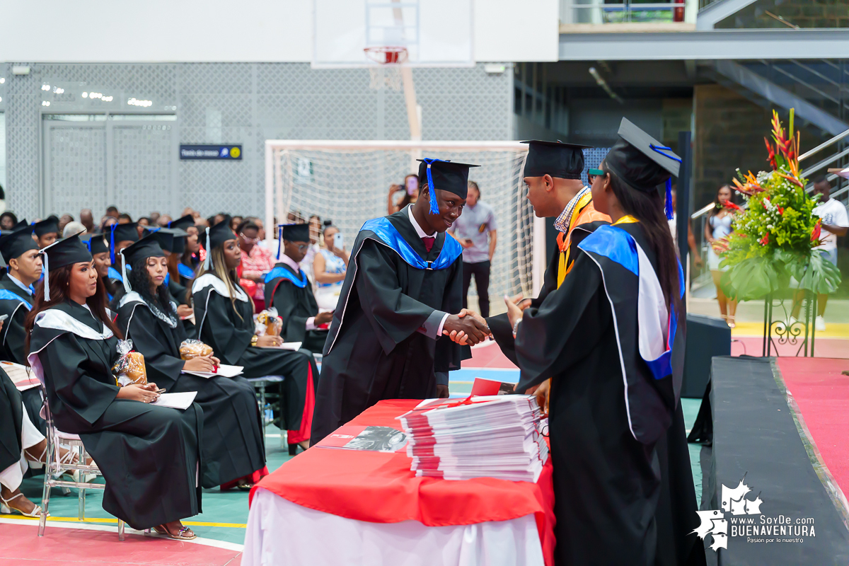 La Universidad del Valle Seccional Pacífico graduó a 171 nuevos profesionales y tecnólogos en emotiva ceremonia 