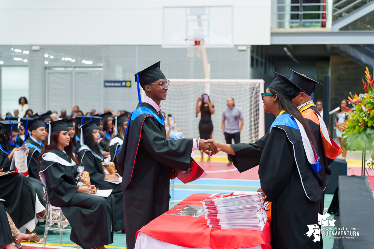 La Universidad del Valle Seccional Pacífico graduó a 171 nuevos profesionales y tecnólogos en emotiva ceremonia 