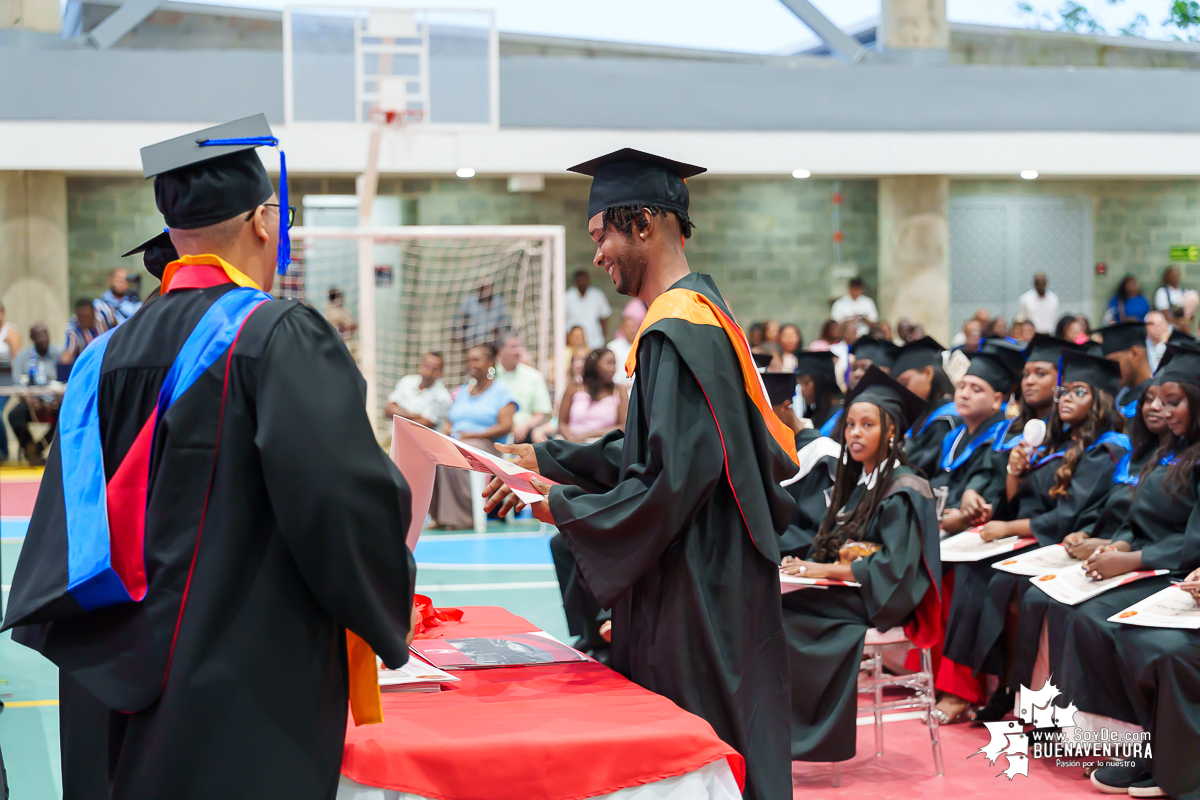 La Universidad del Valle Seccional Pacífico graduó a 171 nuevos profesionales y tecnólogos en emotiva ceremonia 