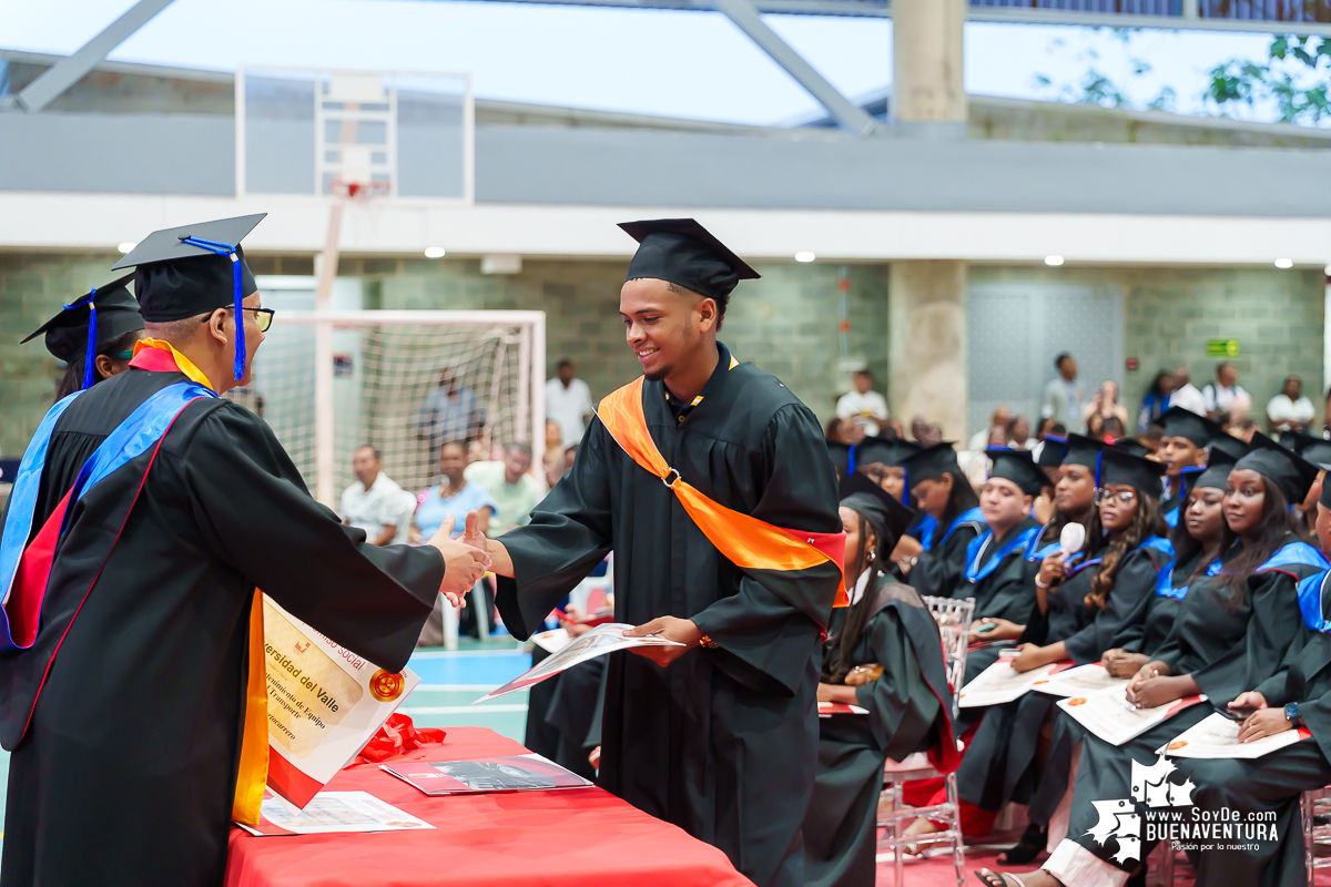La Universidad del Valle Seccional Pacífico graduó a 171 nuevos profesionales y tecnólogos en emotiva ceremonia 