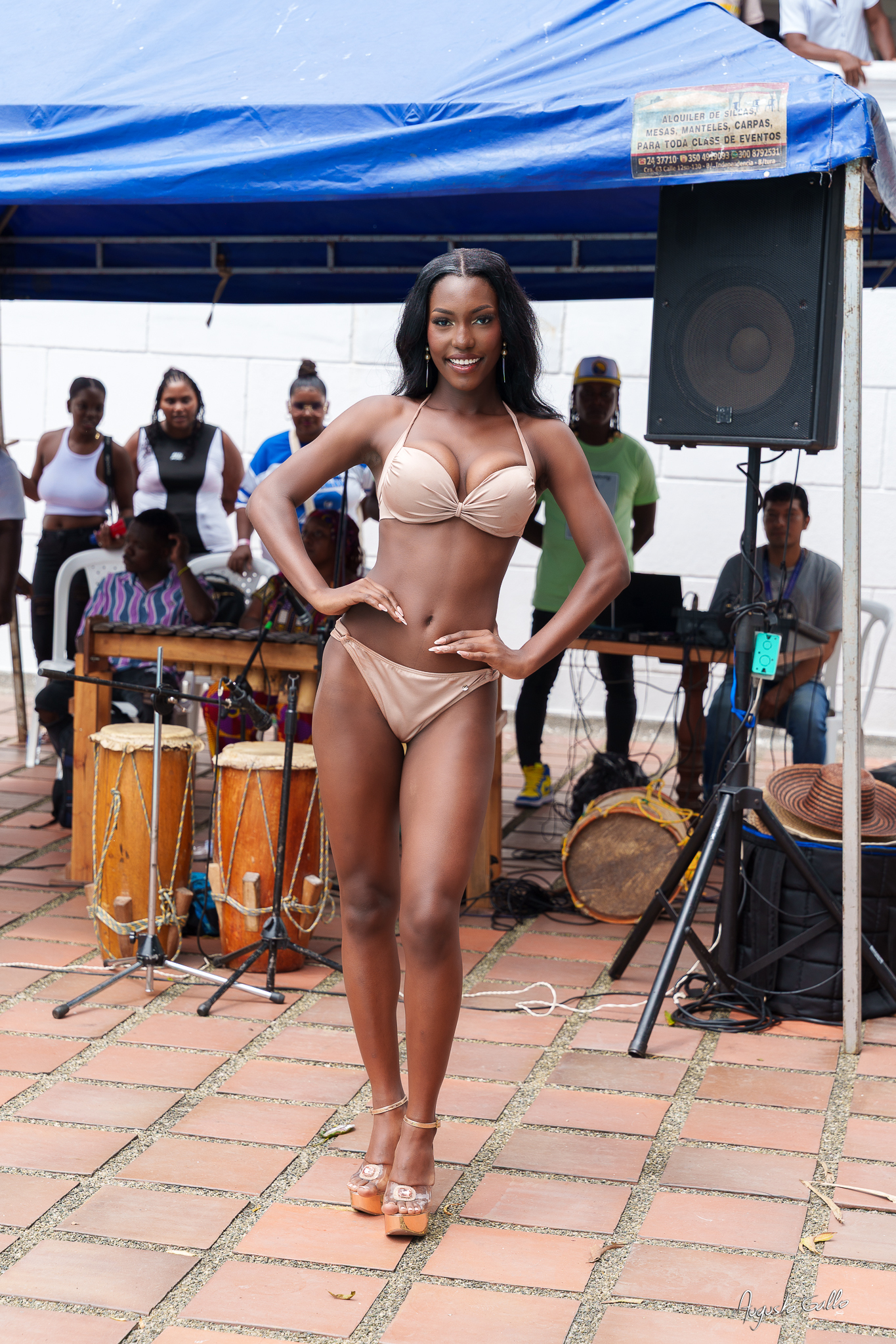 Buenaventura vibró con desfile en traje de baño y baile de currulao del Reinado Señorita Buenaventura Folclor 2025
