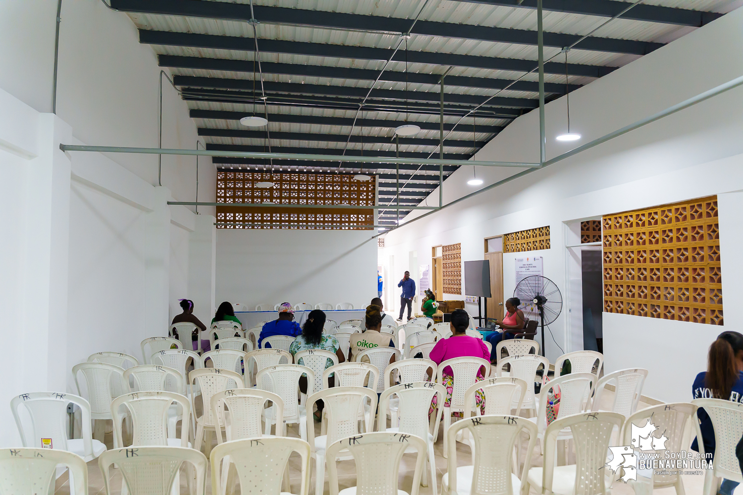 Buenaventura inaugura Centro Multimodal en el barrio El Campin para víctimas del conflicto armado