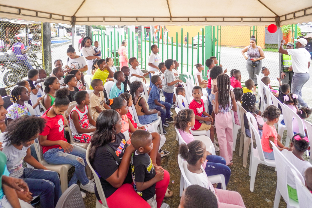 Cine al Barrio promovió la integración familiar en los barrios Independencia y Rockefeller de Buenaventura 