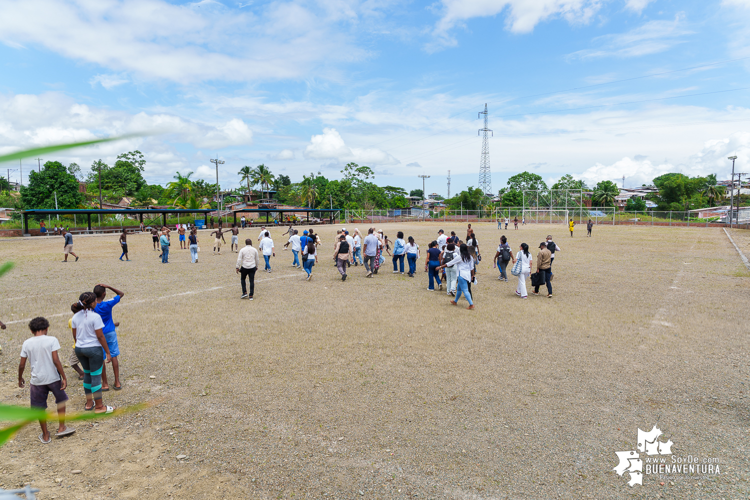 La Gobernación del Valle inauguró en Buenaventura tres nuevas canchas deportivas para promover la paz