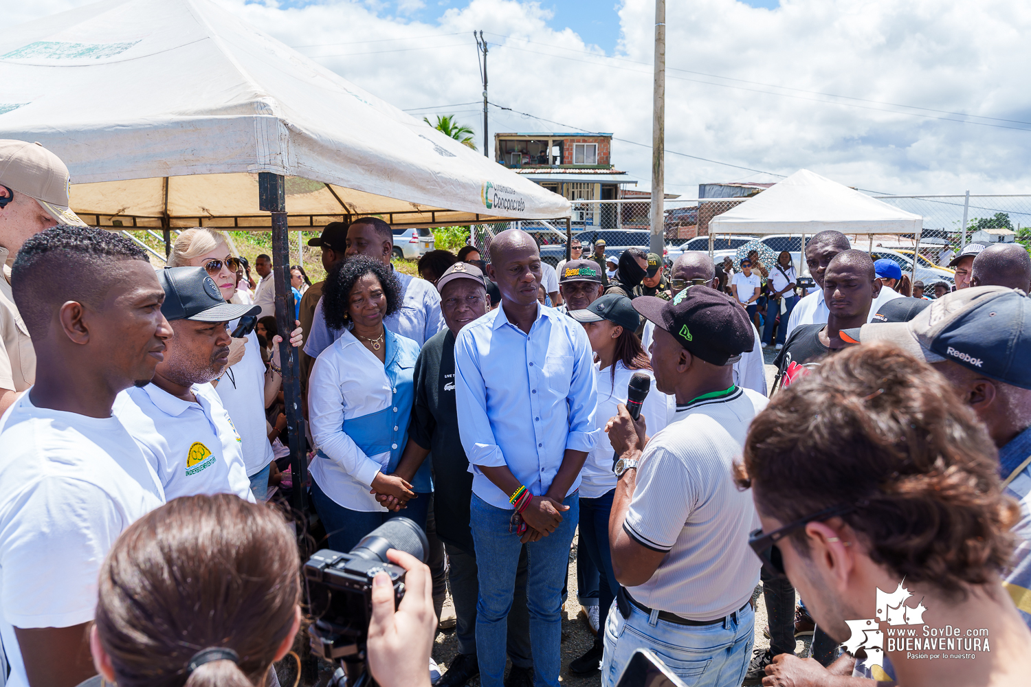 La Gobernación del Valle inauguró en Buenaventura tres nuevas canchas deportivas para promover la paz