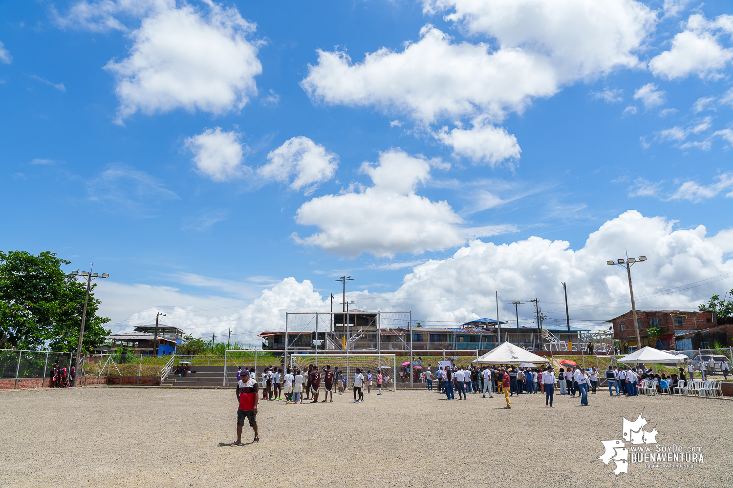 La Gobernación del Valle inauguró en Buenaventura tres nuevas canchas deportivas para promover la paz