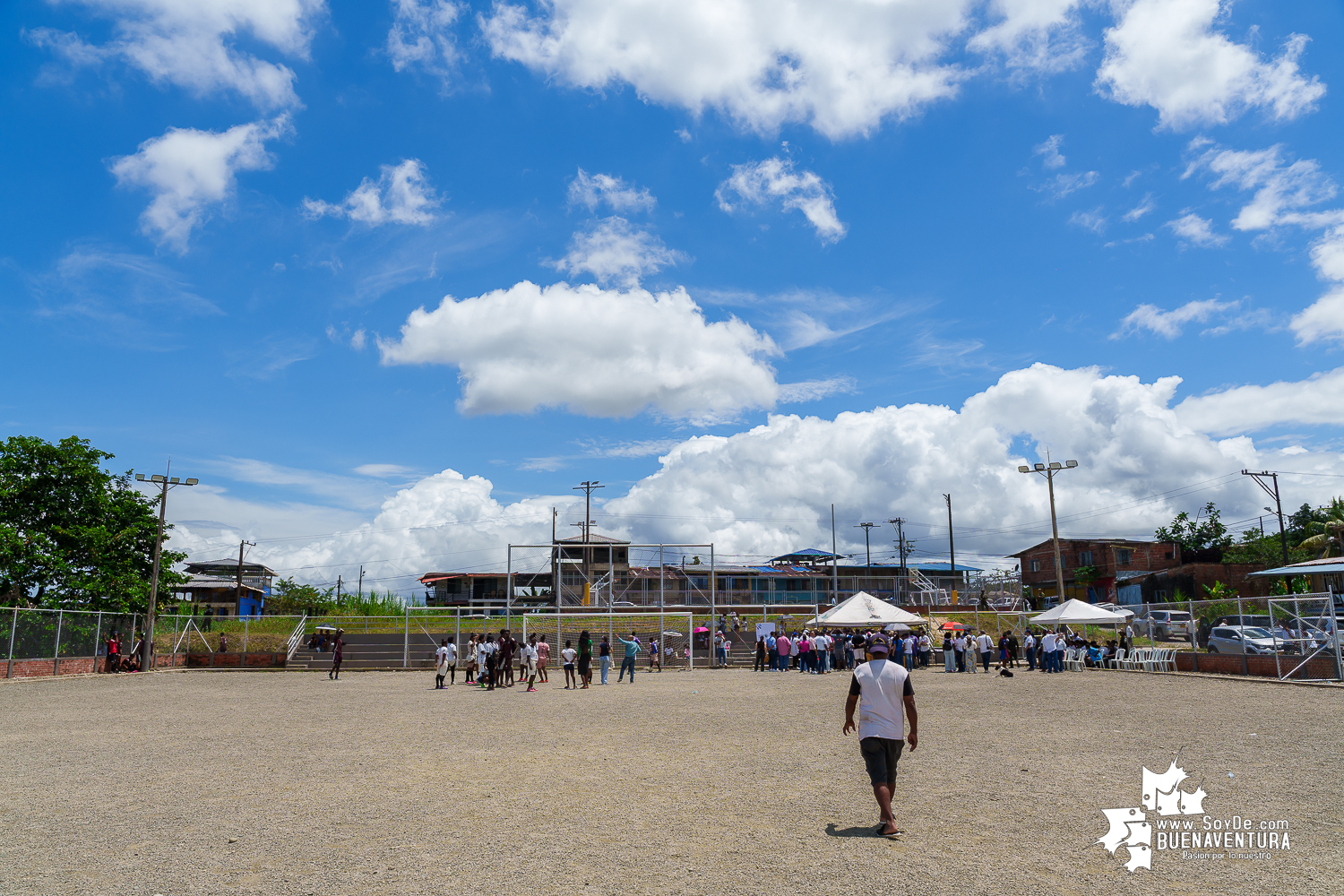 La Gobernación del Valle inauguró en Buenaventura tres nuevas canchas deportivas para promover la paz