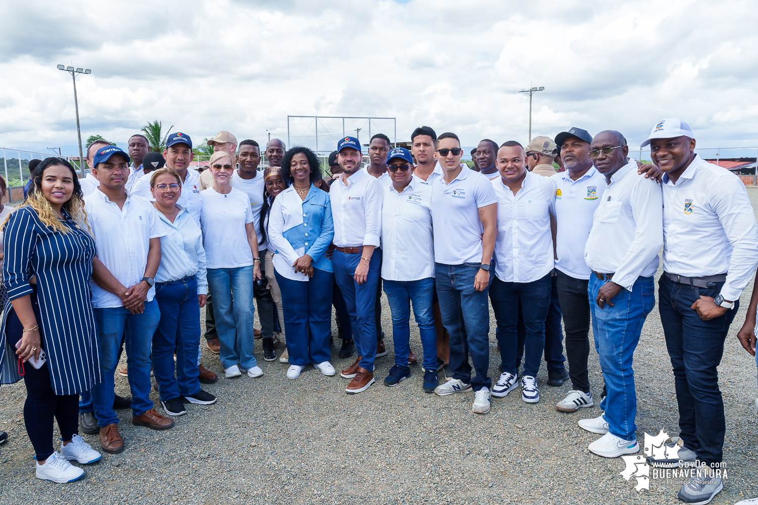 La Gobernación del Valle inauguró en Buenaventura tres nuevas canchas deportivas para promover la paz