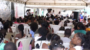 “Cine al Barrio” llevó cine y recreación al barrio El Firme, en Buenaventura