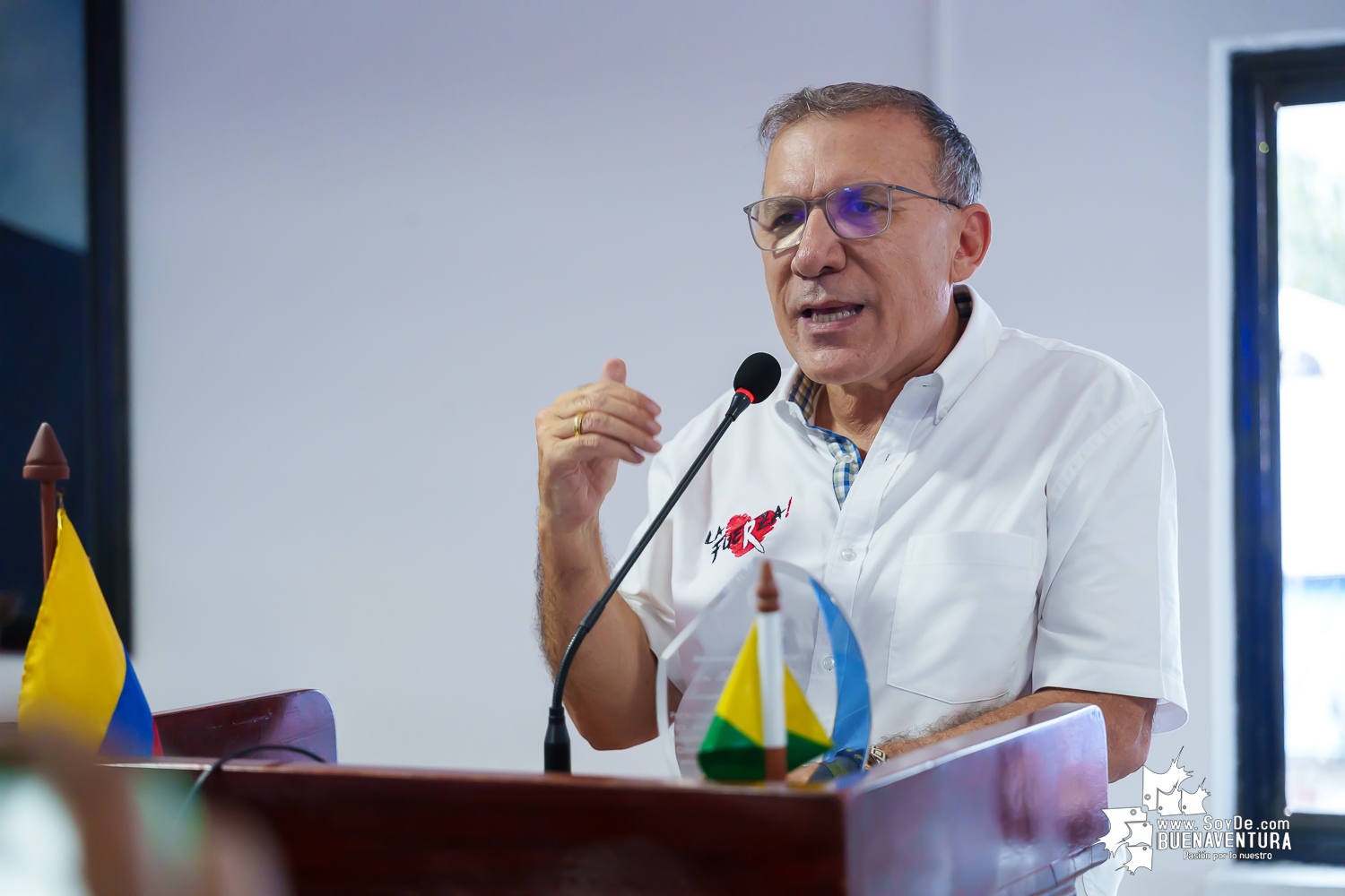 Roy Barreras regresa a Colombia y visita Buenaventura: “Decidí llegar y recorrer mi familia de Colombia”