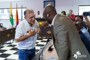 Roy Barreras regresa a Colombia y visita Buenaventura: “Decidí llegar y recorrer mi familia de Colombia”