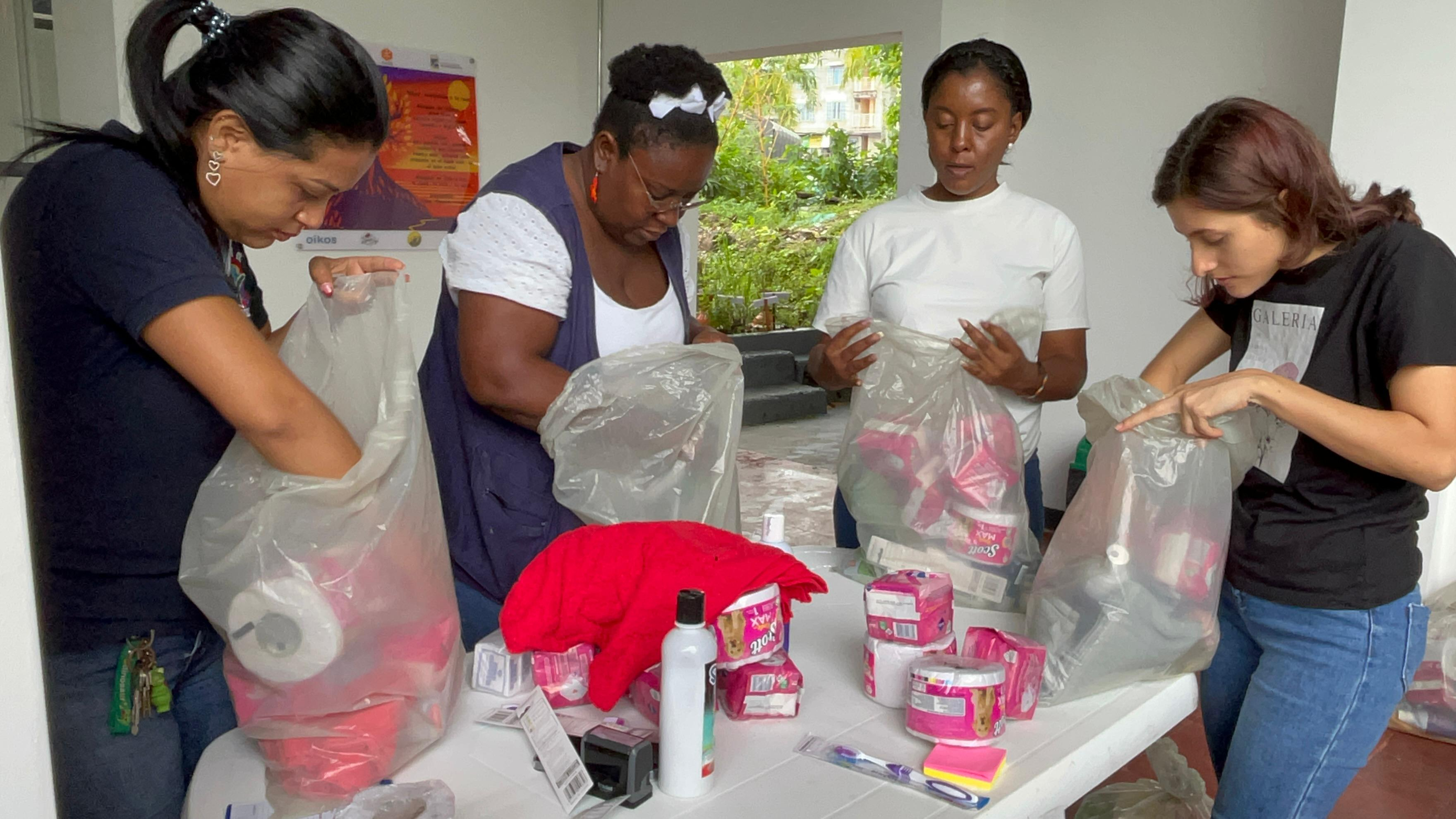 Buenaventura entrega kits de apoyo a mujeres sobrevivientes de Violencias Basadas en Género
