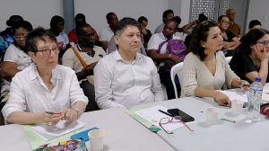 Embajadora de Chile y docentes trabajaron en Buenaventura en torno a la Cultura de Paz