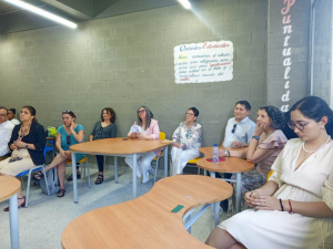Embajadora de Chile y docentes trabajaron en Buenaventura en torno a la Cultura de Paz