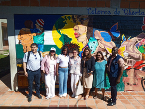 Embajadora de Chile y docentes trabajaron en Buenaventura en torno a la Cultura de Paz