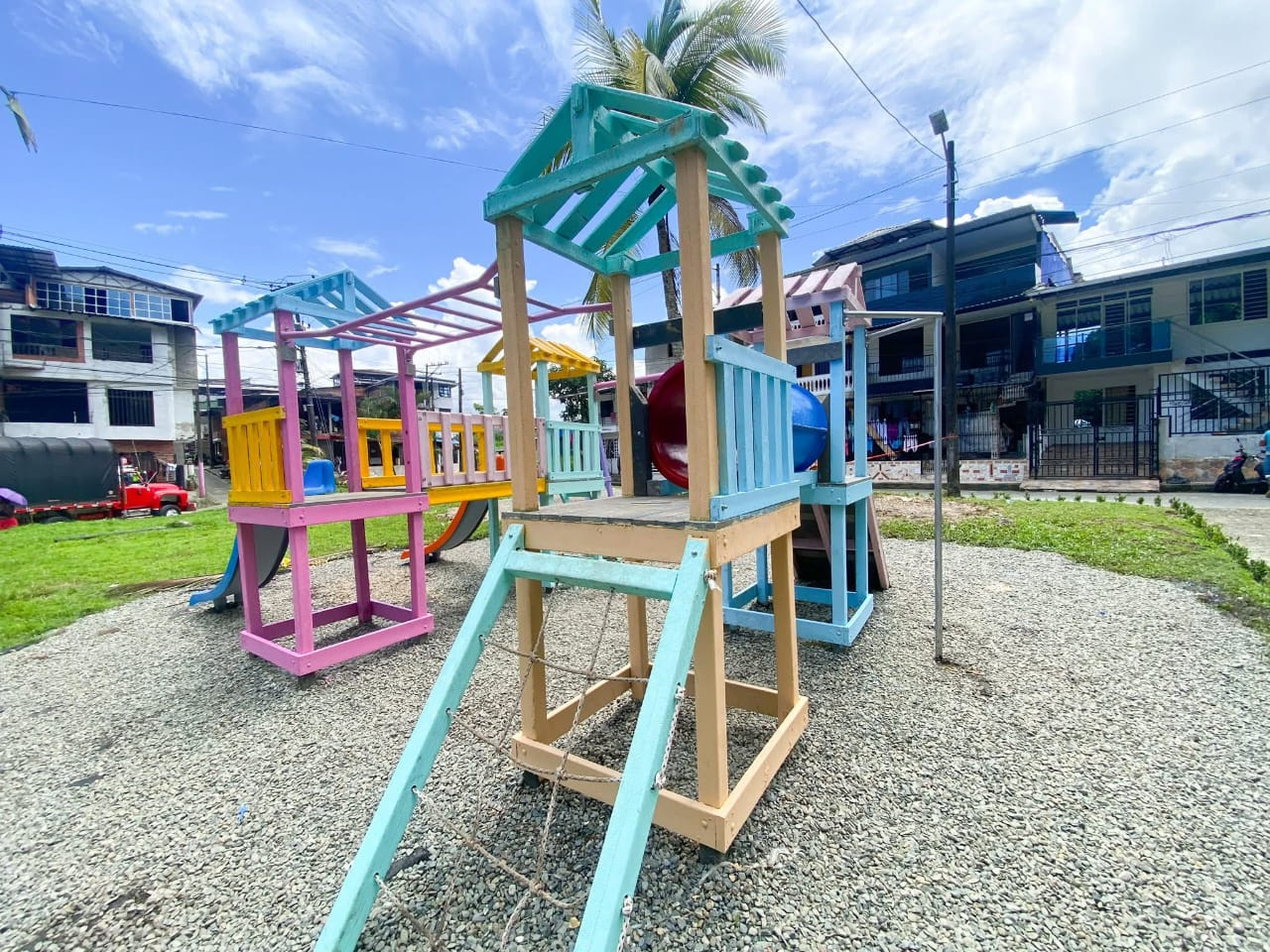 EPA Buenaventura transforma la ciudad con cinco parques ecológicos construidos en madera plástica reciclada