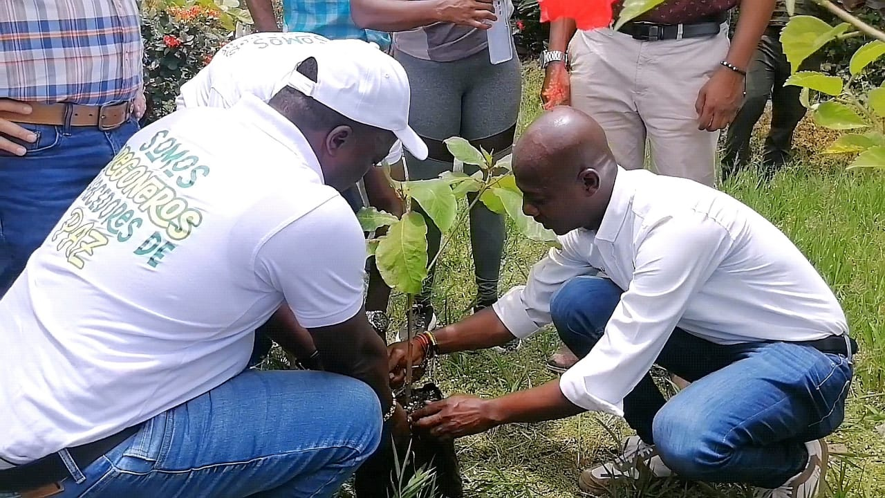 Alcaldía de Buenaventura y comunidad de la Comuna 12 avanzan en diagnóstico para proyecto Ecos Barrios de Paz