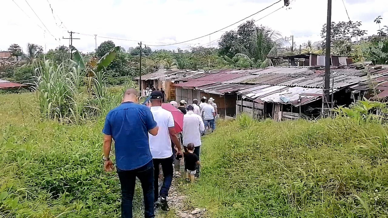 Alcaldía de Buenaventura y comunidad de la Comuna 12 avanzan en diagnóstico para proyecto Ecos Barrios de Paz