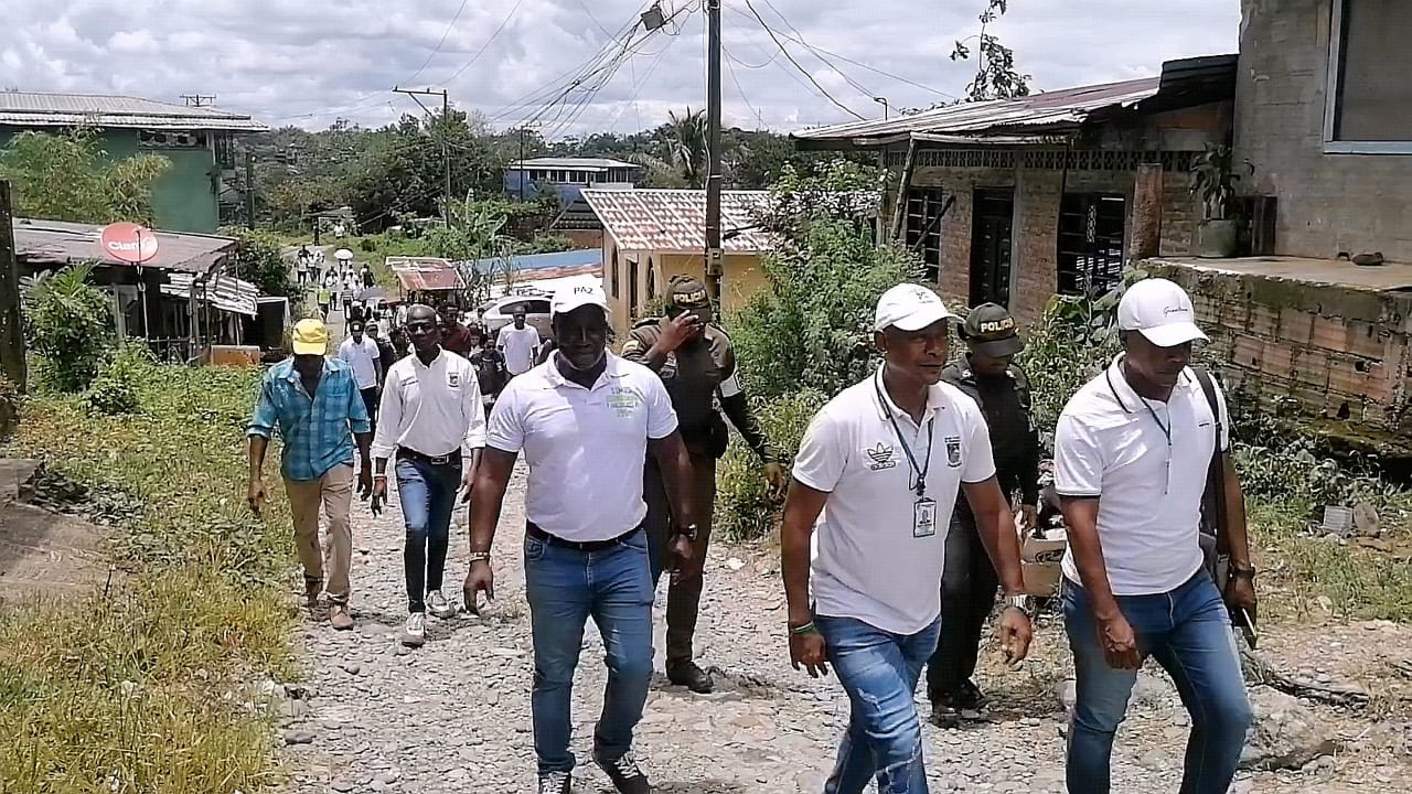 Alcaldía de Buenaventura y comunidad de la Comuna 12 avanzan en diagnóstico para proyecto Ecos Barrios de Paz