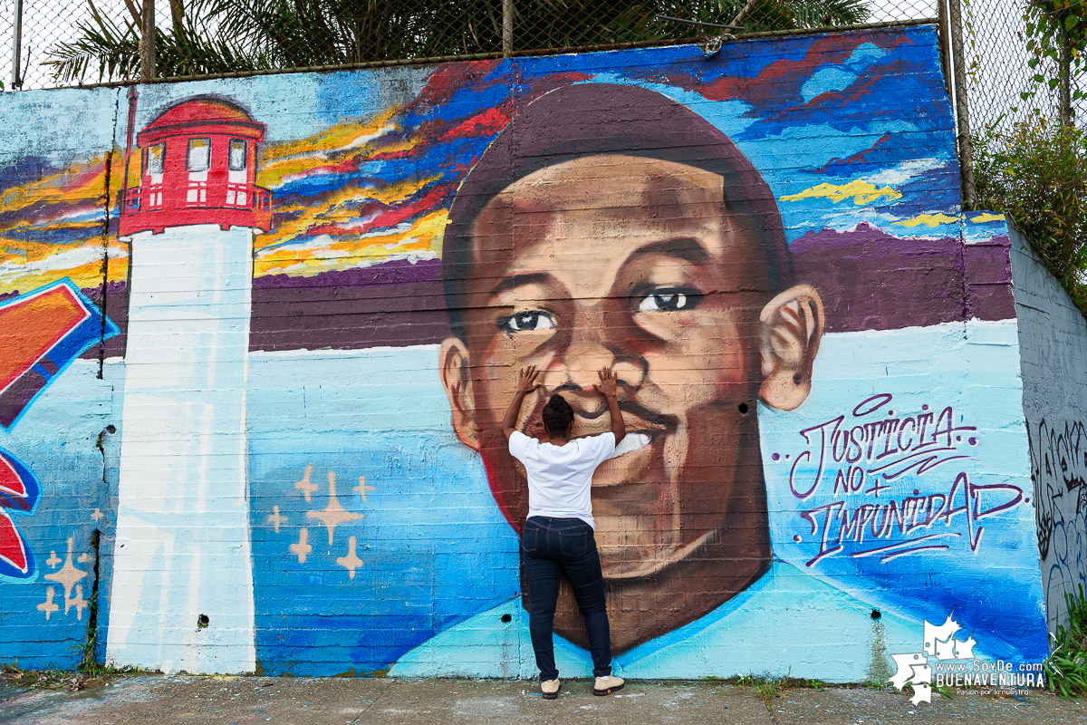 Buenaventura rinde homenaje a la memoria de Alan Josué Valencia con un mural por la paz