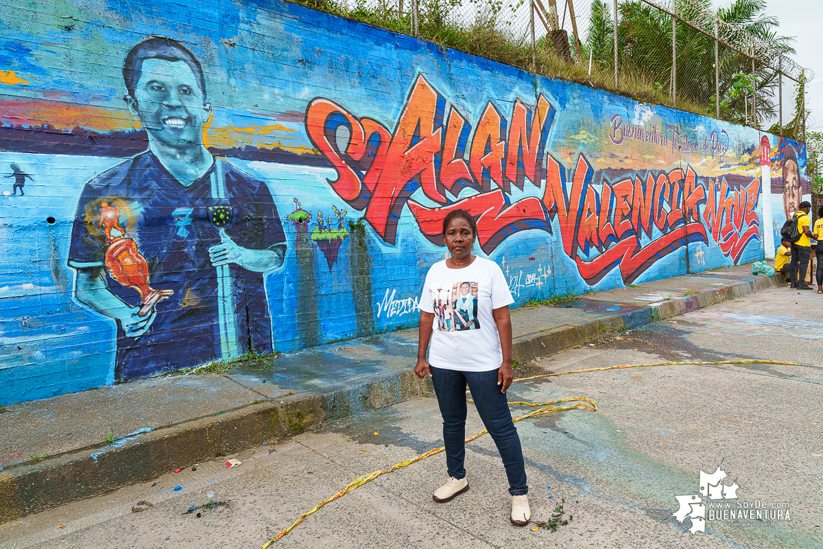 Buenaventura rinde homenaje a la memoria de Alan Josué Valencia con un mural por la paz