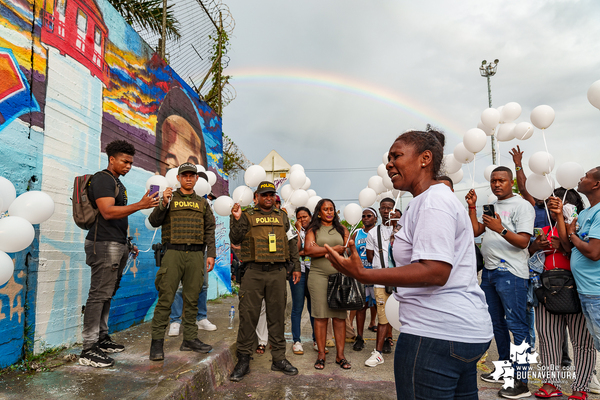 Buenaventura rinde homenaje a la memoria de Alan Josué Valencia con un mural por la paz