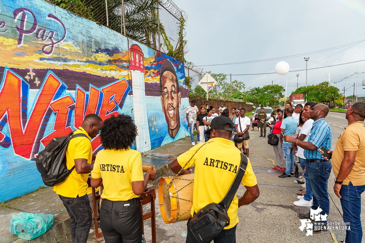 Buenaventura rinde homenaje a la memoria de Alan Josué Valencia con un mural por la paz
