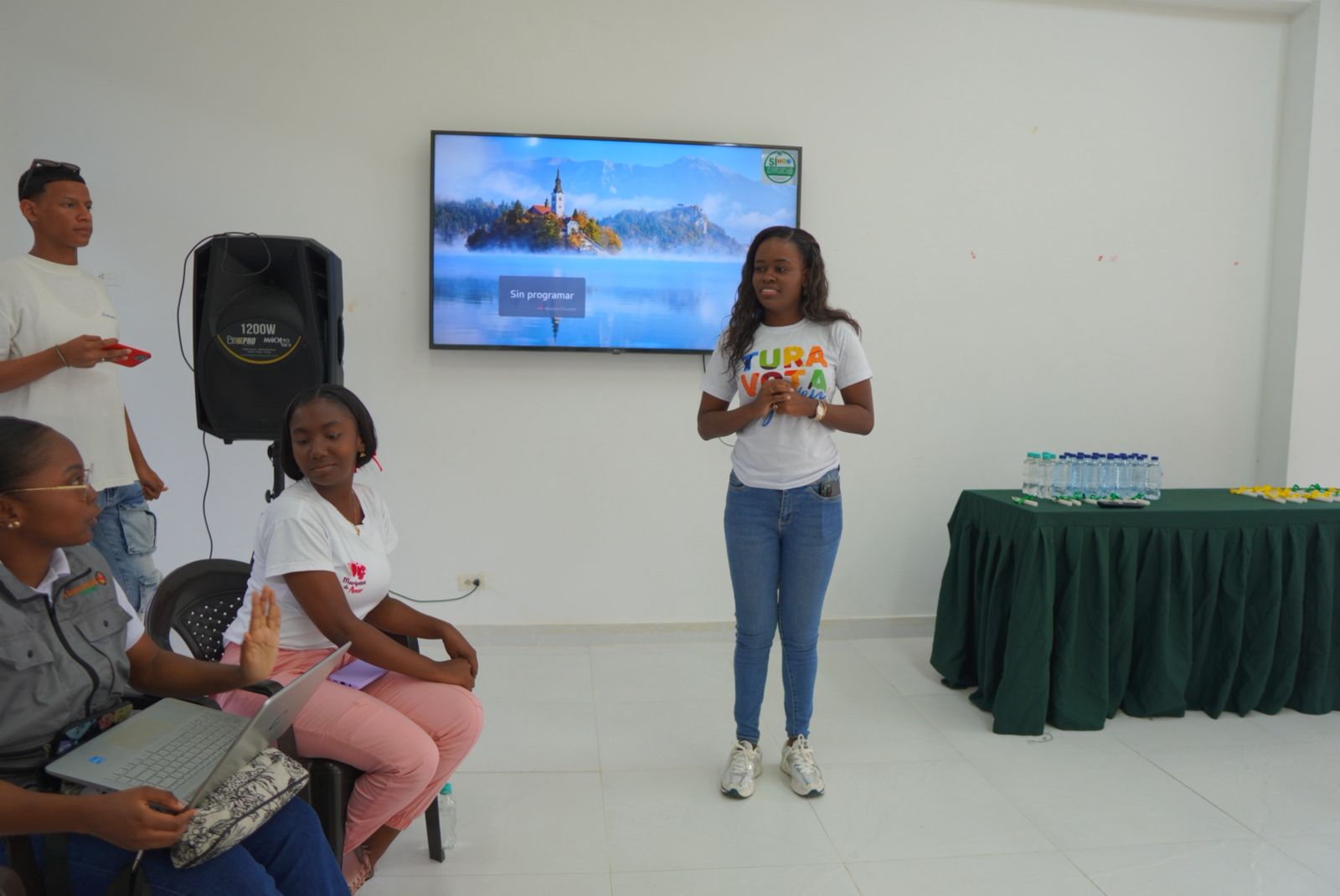 Jóvenes de Buenaventura se preparan para las elecciones de los Consejos de Juventud