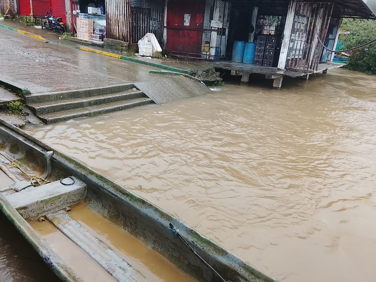La Alcaldía Distrital de Buenaventura realiza censo de familias afectadas por la ola invernal en el Bajo Calima