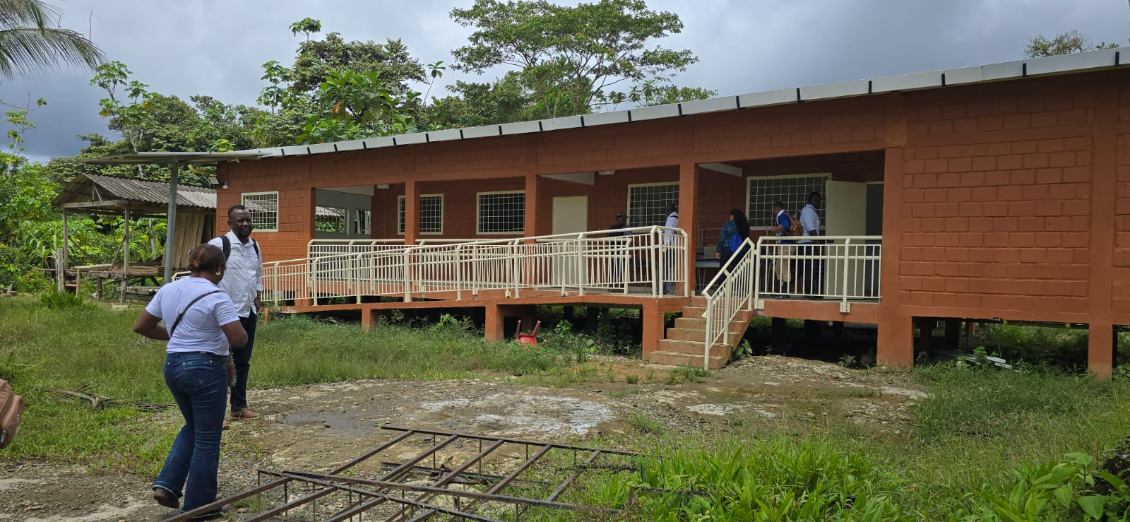 Instituciones educativas del Bajo Calima en Buenaventura, recibieron mejoramientos en infraestructura