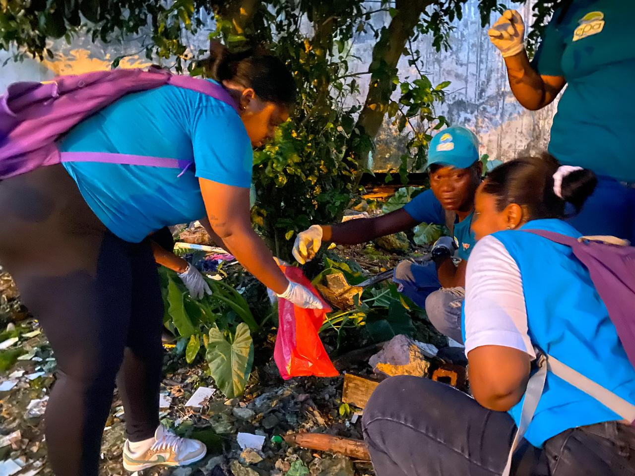 EPA Buenaventura lidera jornadas de control y educación sobre el caracol africano en cinco comunas del Distrito