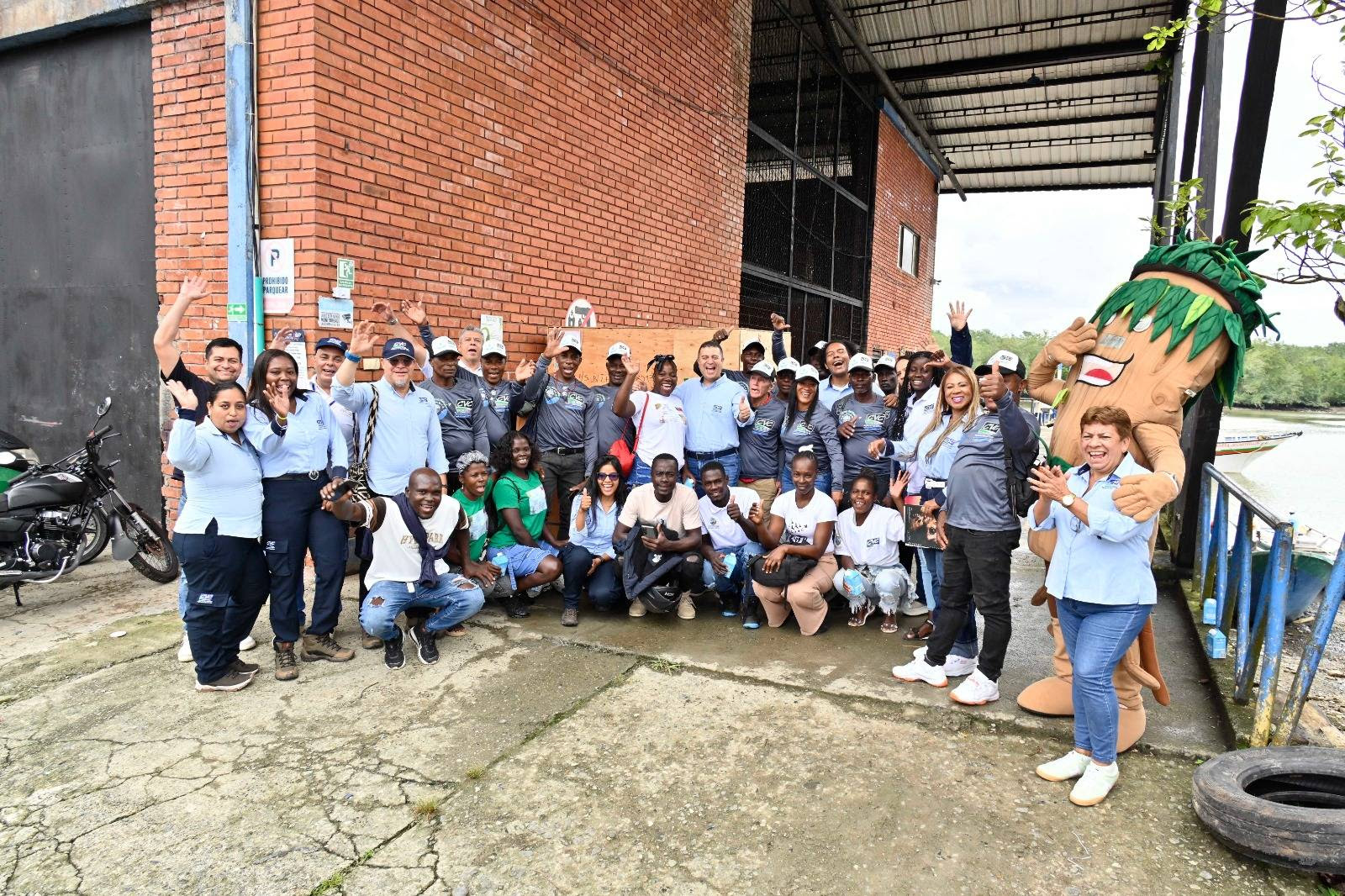 Entrega de escarchadora impulsa los Acuerdos Rec&iacute;procos por la Conservaci&oacute;n del Manglar en Buenaventura