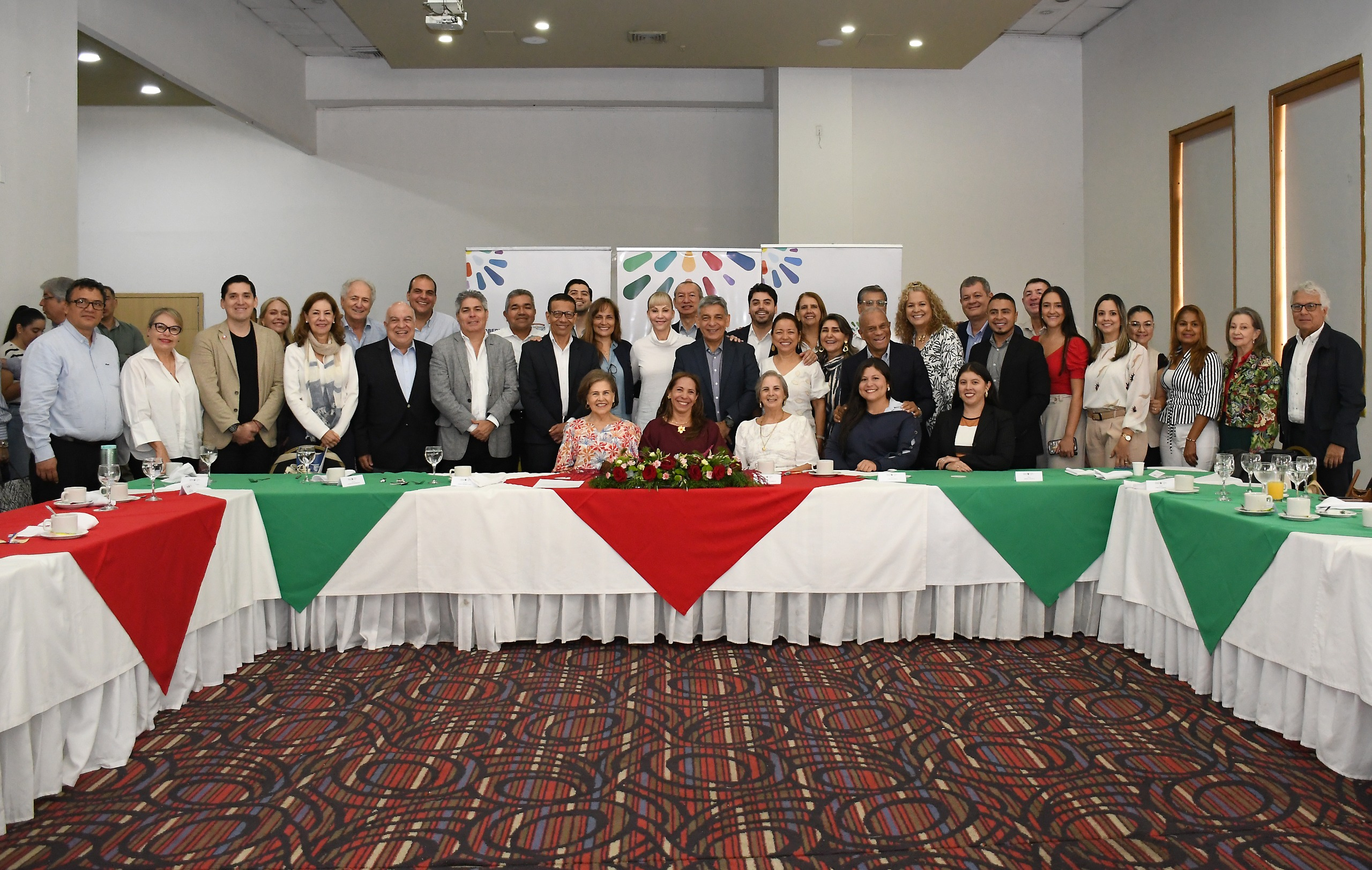 La Gobernadora del Valle presentó balance de gestión 2025 ante sector empresarial