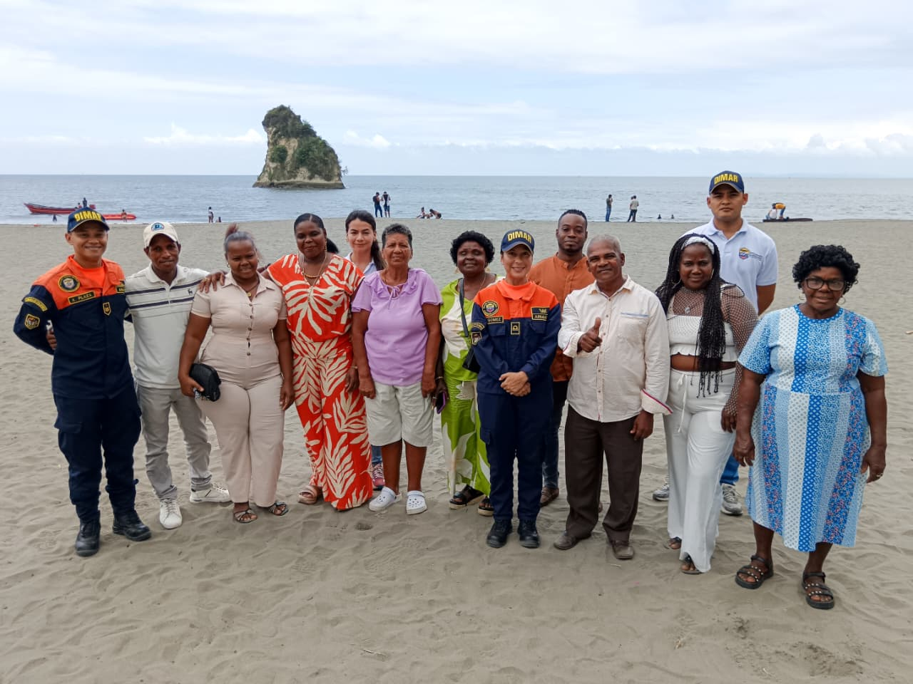 La Dimar entregó concesión para fortalecer el turismo formal en la playa de El Morro en Tumaco 
