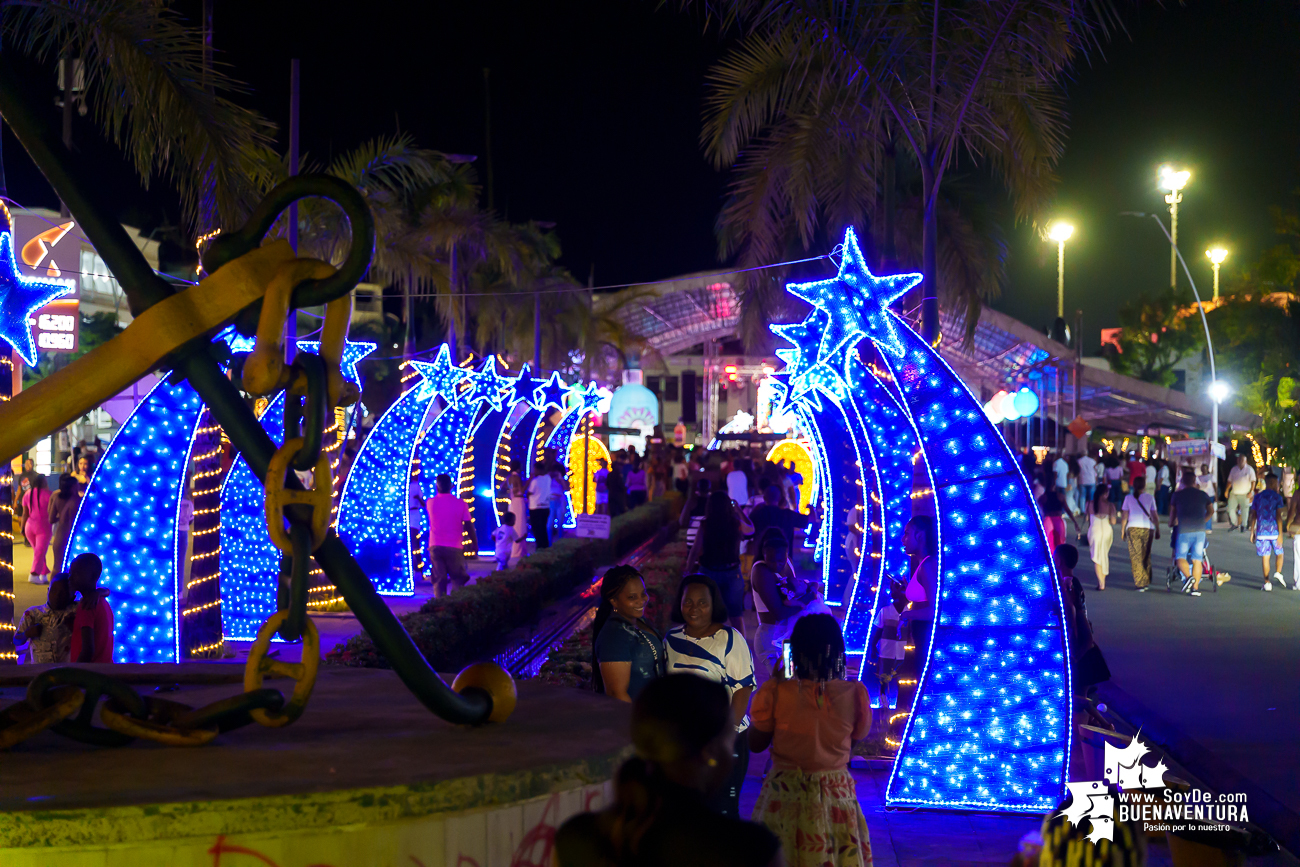Buenaventura dio inicio a la temporada decembrina con el encendido oficial de su alumbrado navide&ntilde;o