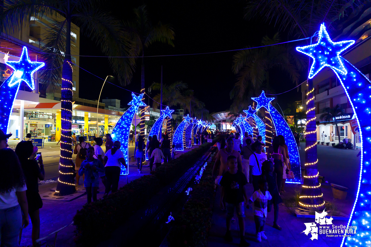 Buenaventura dio inicio a la temporada decembrina con el encendido oficial de su alumbrado navide&ntilde;o