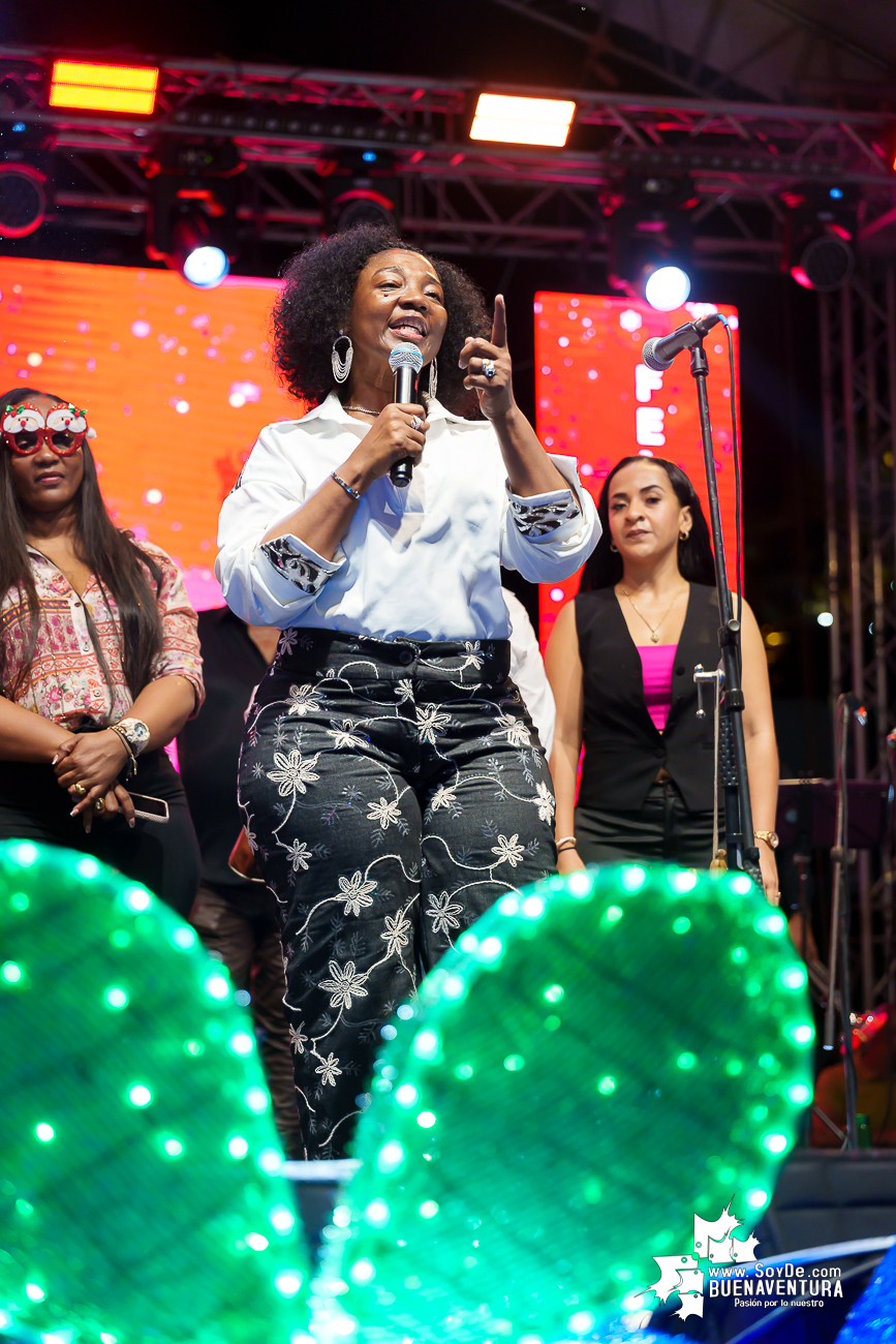 Buenaventura dio inicio a la temporada decembrina con el encendido oficial de su alumbrado navide&ntilde;o