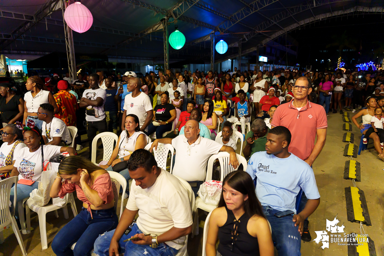 Buenaventura dio inicio a la temporada decembrina con el encendido oficial de su alumbrado navide&ntilde;o