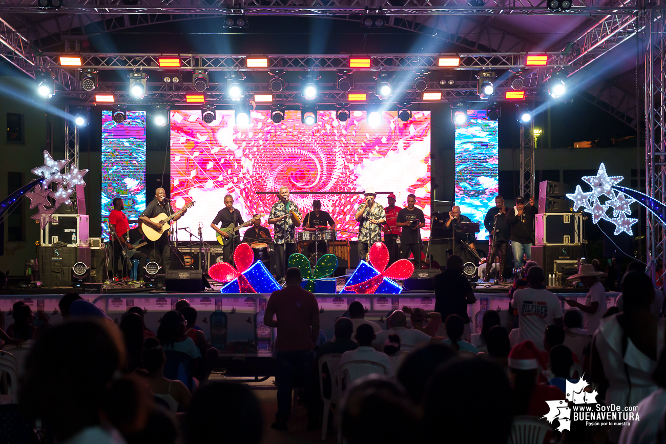 Buenaventura dio inicio a la temporada decembrina con el encendido oficial de su alumbrado navide&ntilde;o