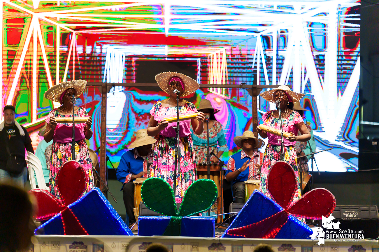 Buenaventura dio inicio a la temporada decembrina con el encendido oficial de su alumbrado navide&ntilde;o